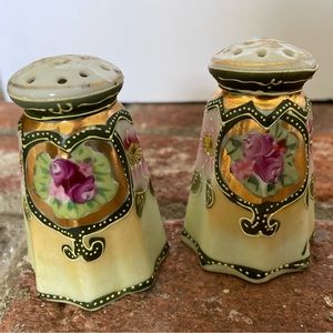 Vintage Nippon Red Roses Salt & Pepper Shakers